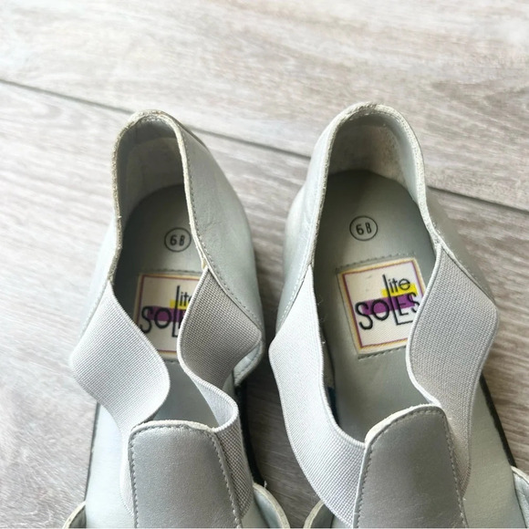 Lite Soles Silver Leather Padded Flat Sandals - Picture 11 of 12